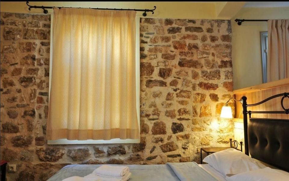 Hotel Platanos In The Castle Ioánina Habitación foto